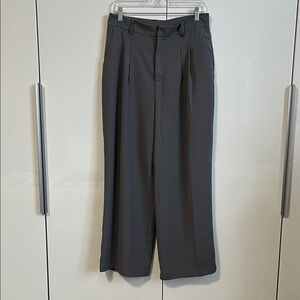 WAYF NWOT Grey Wilson Pleated Wide Leg Lightweight Trouser Pants, Size M